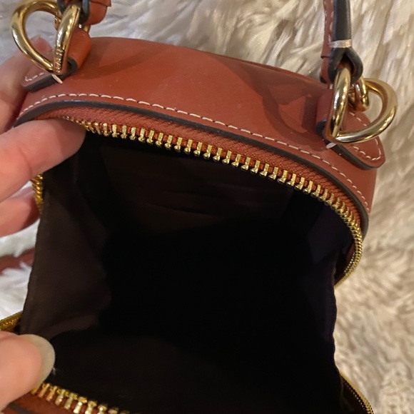 Coach Signature Canvas Eva Phone Crossbody. - Picture 3 of 3